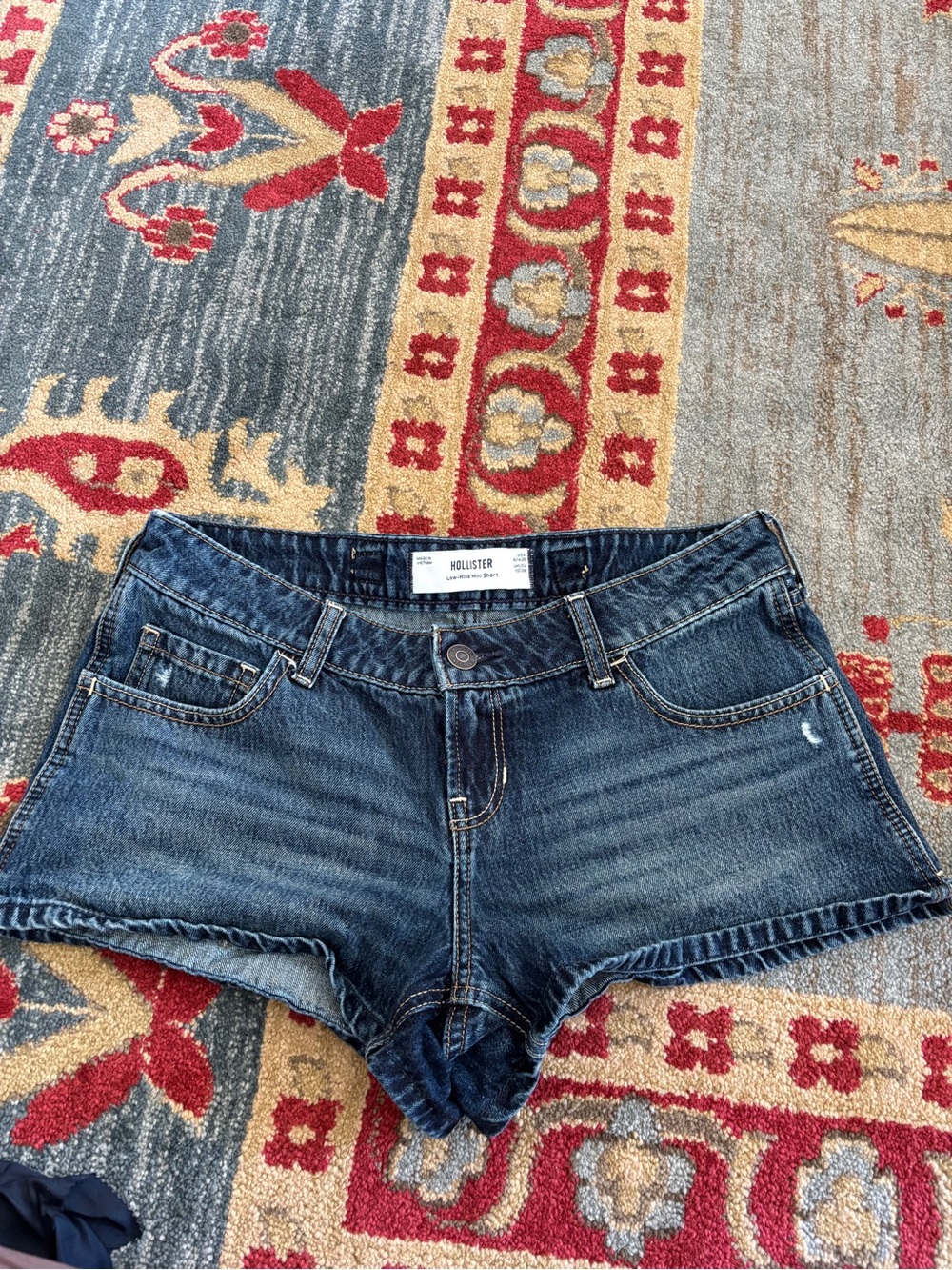Hollister low rise mini jean shorts 6 - Picture 3 of 8